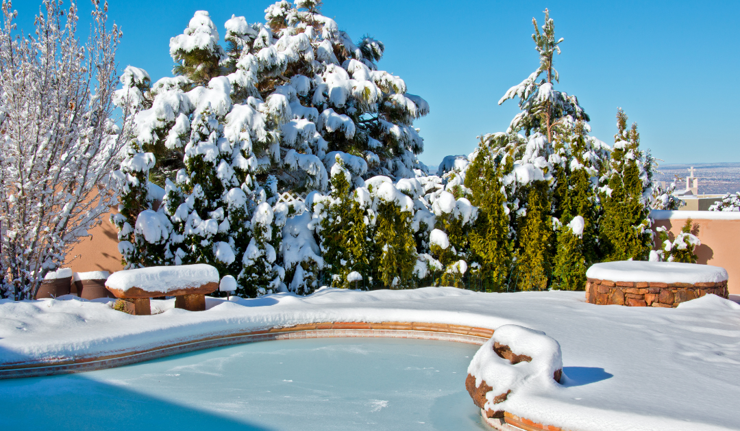 Préparez votre piscine pour l’hiver : nos astuces pour un Hivernage réussi !