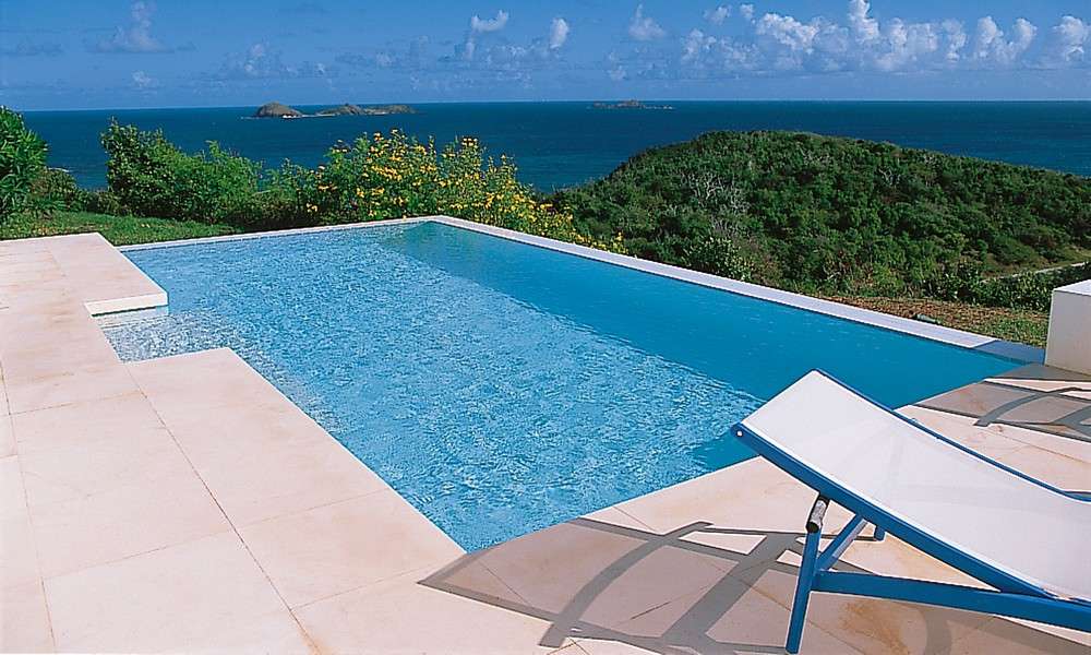 Découvrez notre prestation de mise en service de votre piscine